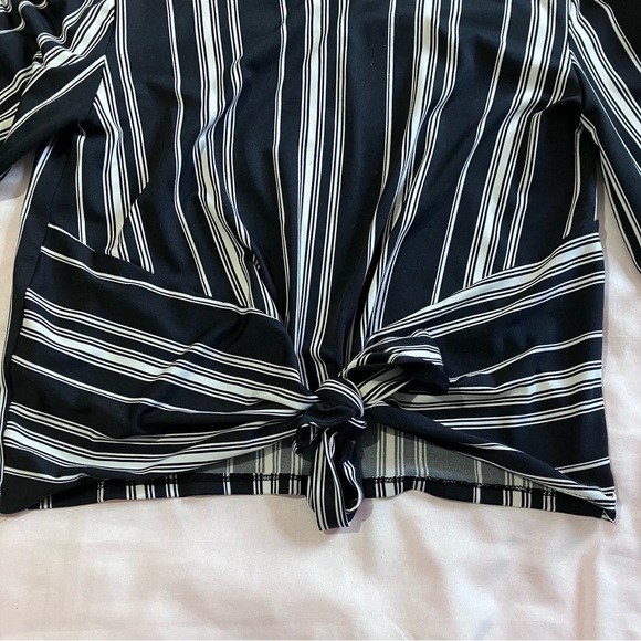 💛2FOR$12 Forever 21 Black&White Striped Blouse - Picture 2 of 8